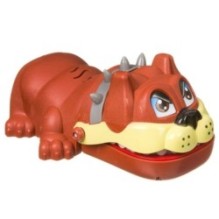 Настольная игра "ЗУБАСТАЯ СОБАКА" со светом и звуком Bondibon