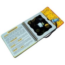 Мини-игры в дорогу для малышей "ЧТО СКРЫВАЕТ ТЕМНОТА" с фонариком из картона Bondibon