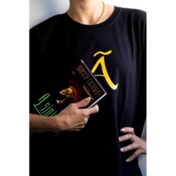 Набор подарочный: новая книга Пелевина "A Sinistra", футболка с буквой XL, стикерпак - всё в боксе