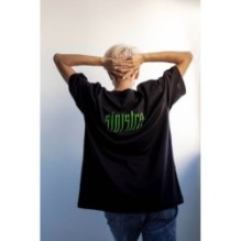 Набор подарочный: новая книга Пелевина "A Sinistra", футболка с буквой XL, стикерпак - всё в боксе